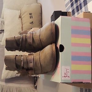 NWOT Jellypop girls boots stone color size 3M